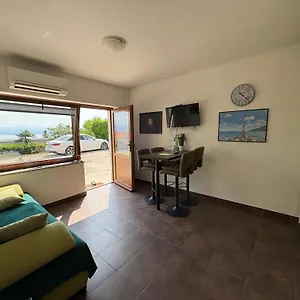  Apartment Perla - With Sea View